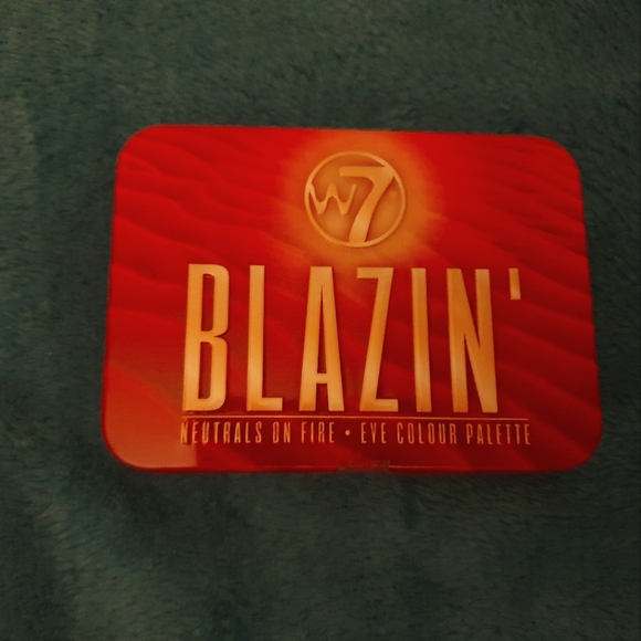 Host pick💄W7 Blazin' Mini Eye Shadow Palette - Picture 3 of 4